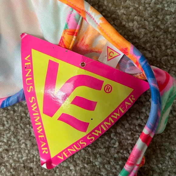 VINTAGE venus swimsuit top - Picture 3 of 3